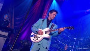Chris Isaak: Greatest Hits Live Concert — foto 2
