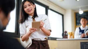 バイト先 逆NTR　彼女のもの凄い腰使い跨られて毎日搾り尽くされた…。　五十嵐なつ — foto 7