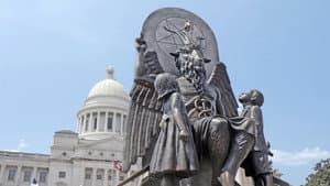 Hail Satan? — foto 1