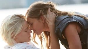 Below Her Mouth — foto 2
