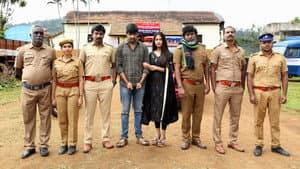 சட்டம் என் கையில் — foto 1