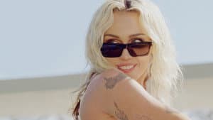 Miley Cyrus - Endless Summer Vacation (Backyard Sessions) — foto 5