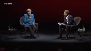Angela Merkel im Gespräch — foto 1
