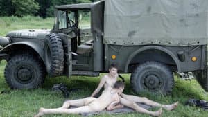 At Ease — foto 2