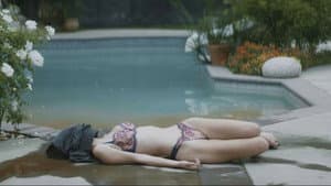 The Girl in the Pool — foto 9