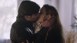 Héctor y Helena se besan