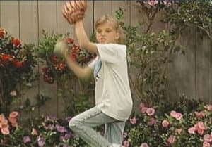 Stephanie entra al campo