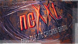 Nexxt - Frau Plastic Chicken Show — foto 1
