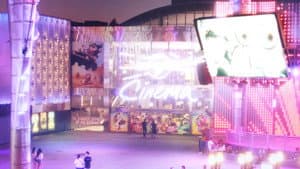 Aaron and His Dad Try to Find Closure & Lucy Celebrates Andie’s Birthday at Universal CityWalk Hollywood — foto 1