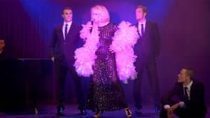 Amanda Lear: Let Me Entertain You — foto 1